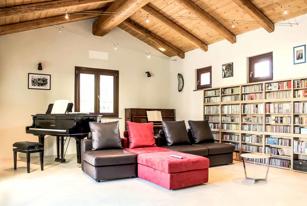 Le Stanze Della Musica Hotel Borgomale Luaran gambar