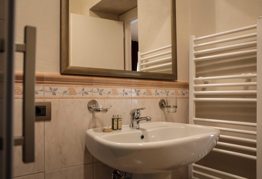 Le Stanze Della Musica Hotel Borgomale Luaran gambar